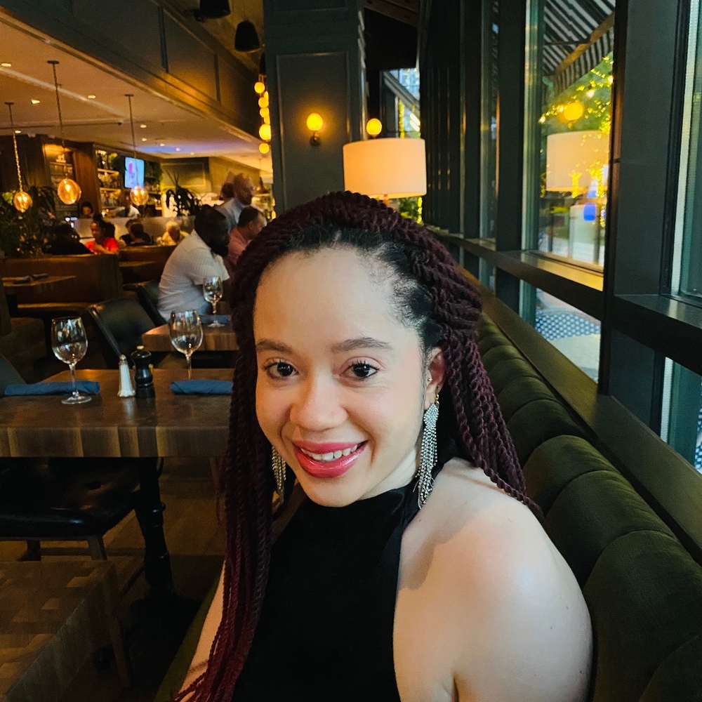 Meet your Posher, Desiree